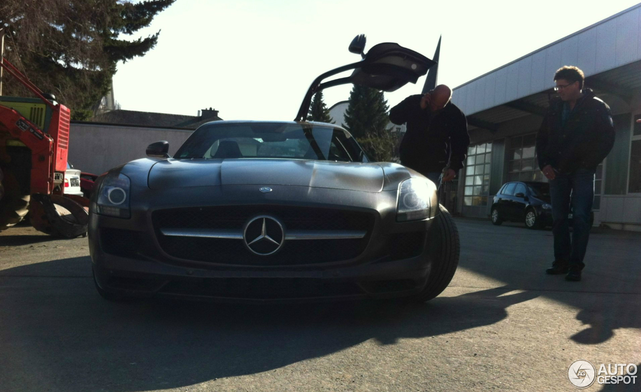 Mercedes-Benz SLS AMG