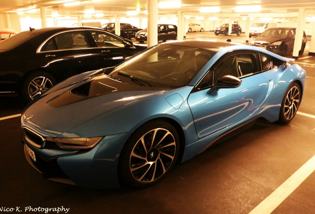 BMW i8