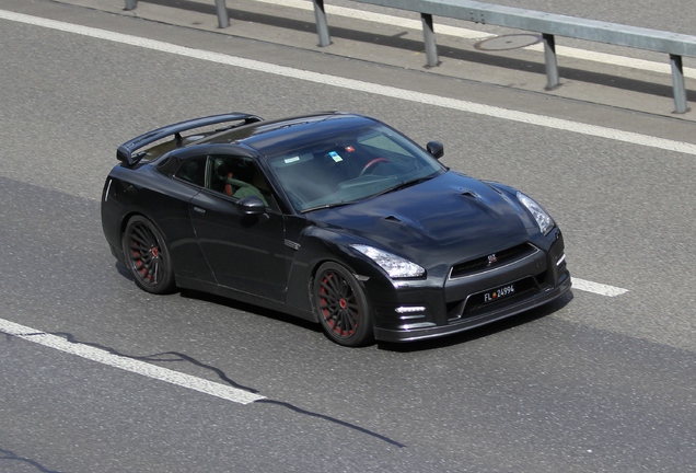 Nissan GT-R 2011