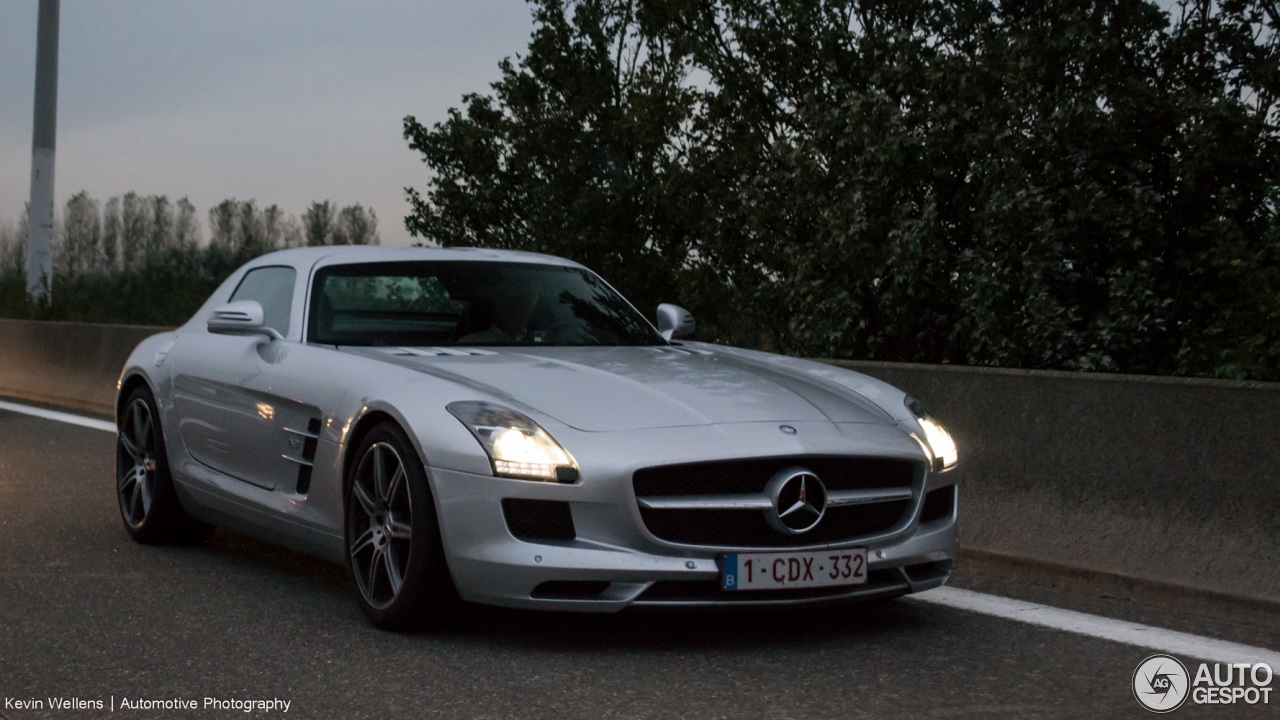 Mercedes-Benz SLS AMG