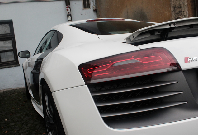 Audi R8 V10 Plus 2013