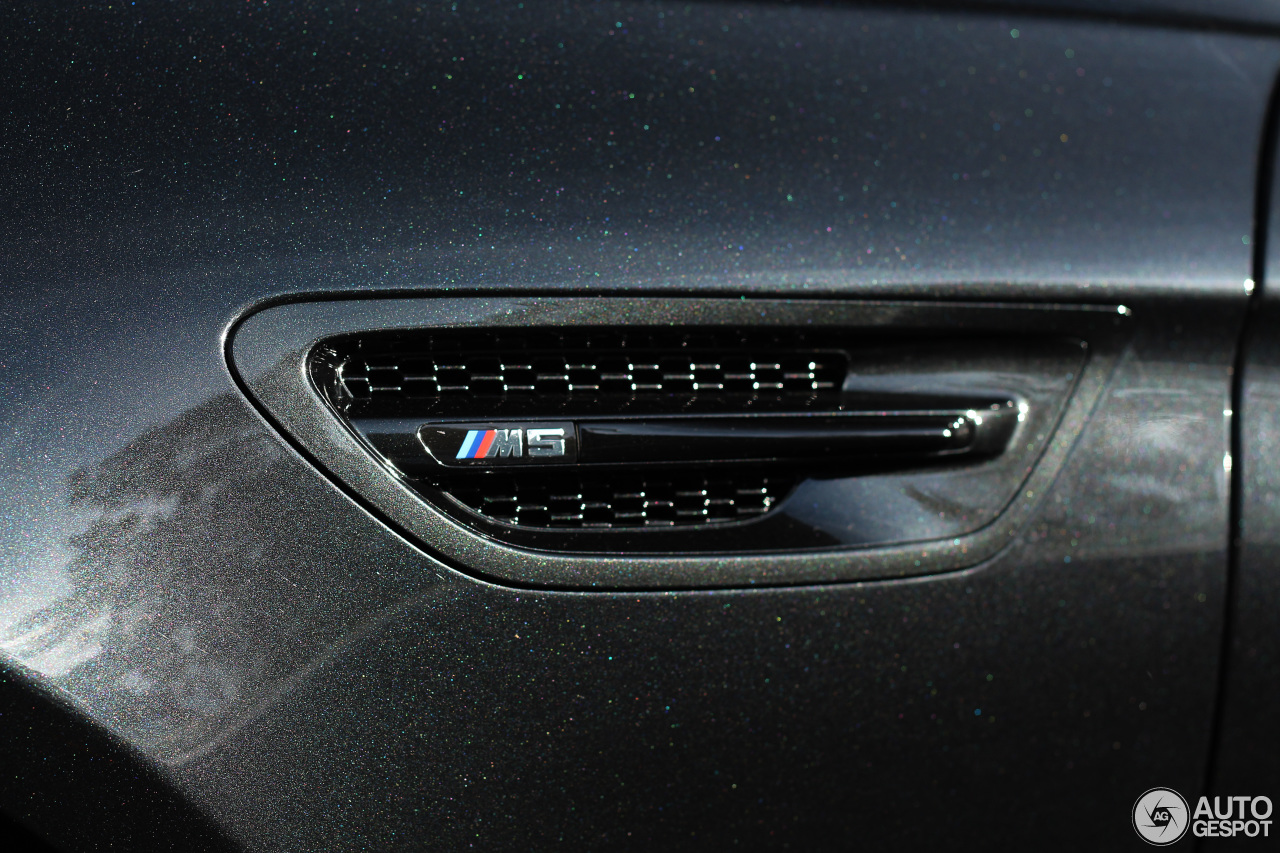 BMW M5 F10 2011