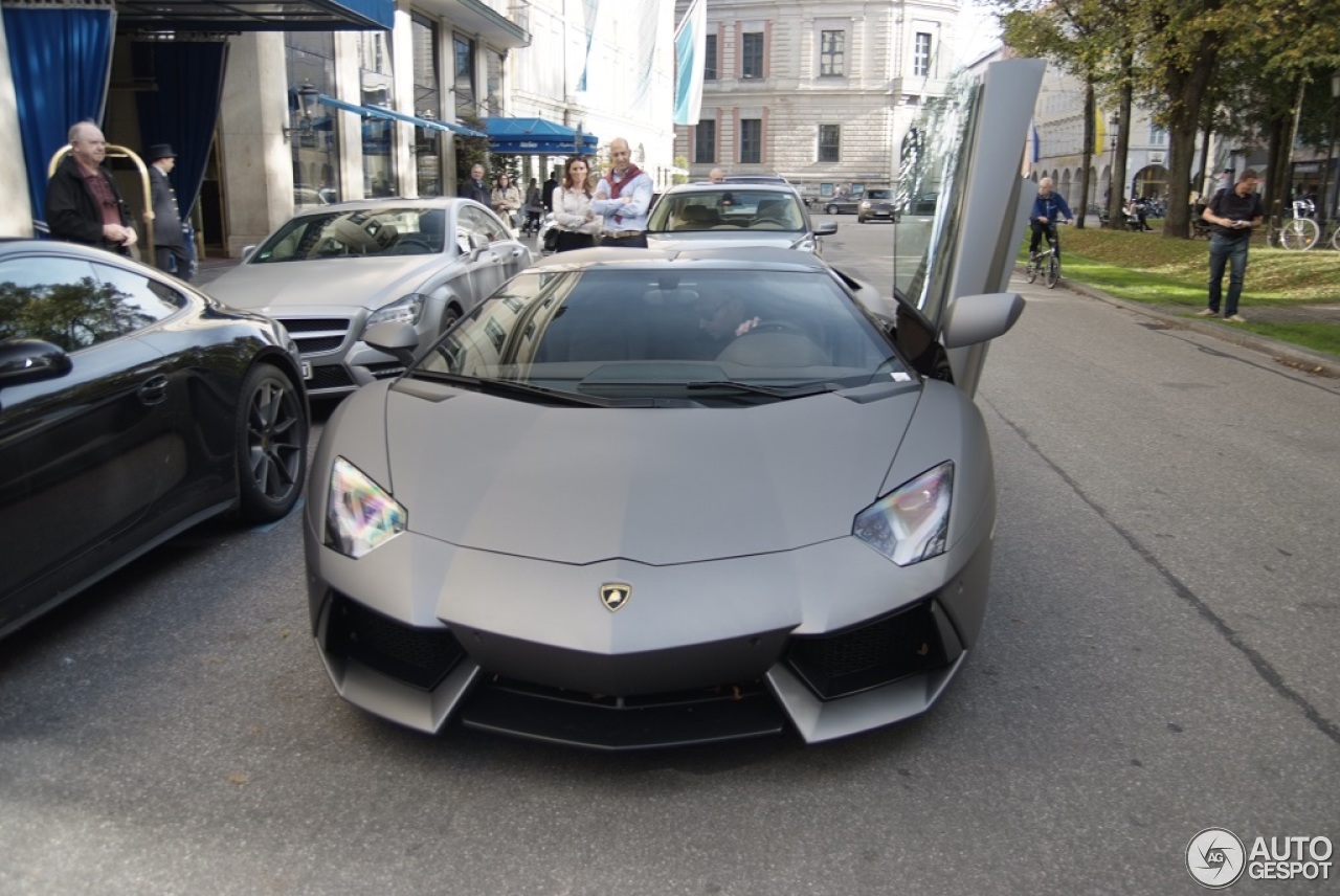 Lamborghini Aventador LP700-4 Roadster