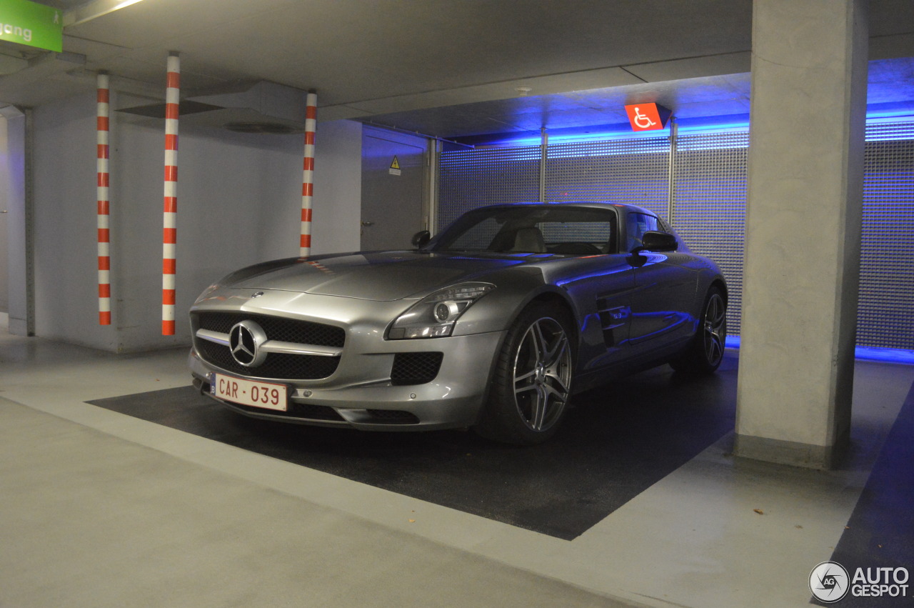 Mercedes-Benz SLS AMG