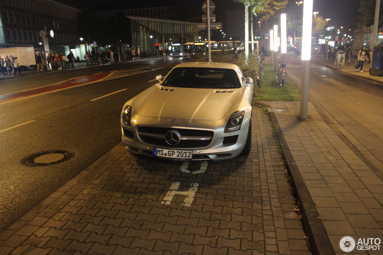 Mercedes-Benz SLS AMG