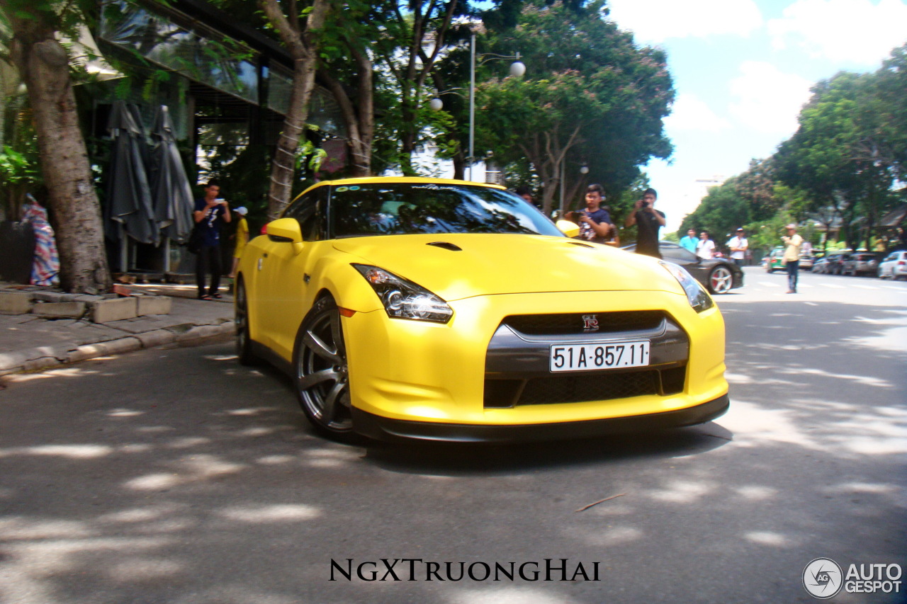 Nissan GT-R