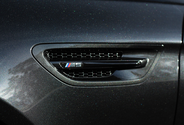 BMW M5 F10 2011