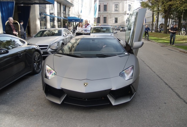 Lamborghini Aventador LP700-4 Roadster