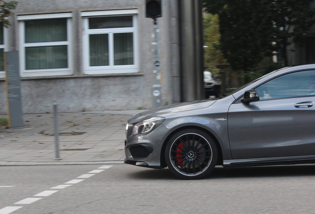 Mercedes-Benz CLA 45 AMG C117