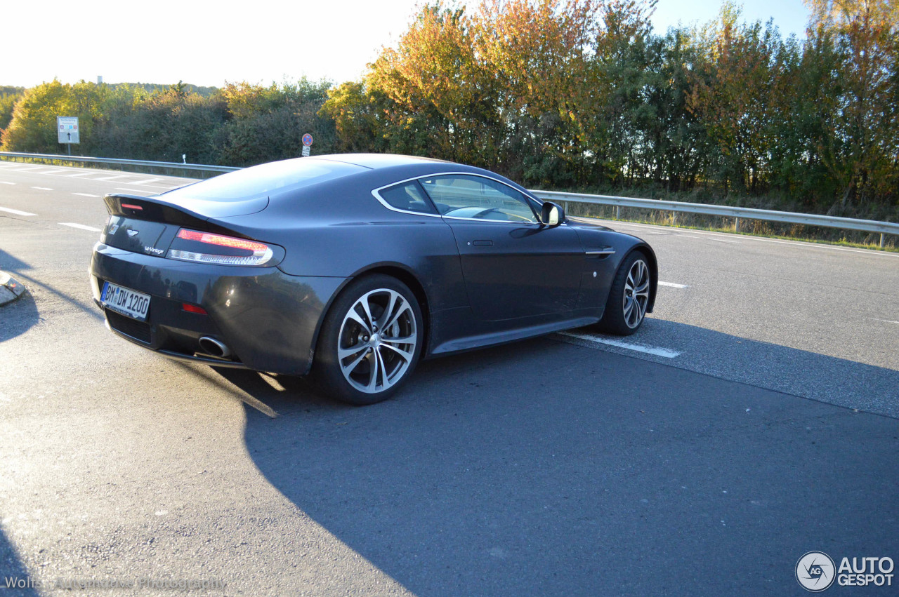 Aston Martin V12 Vantage