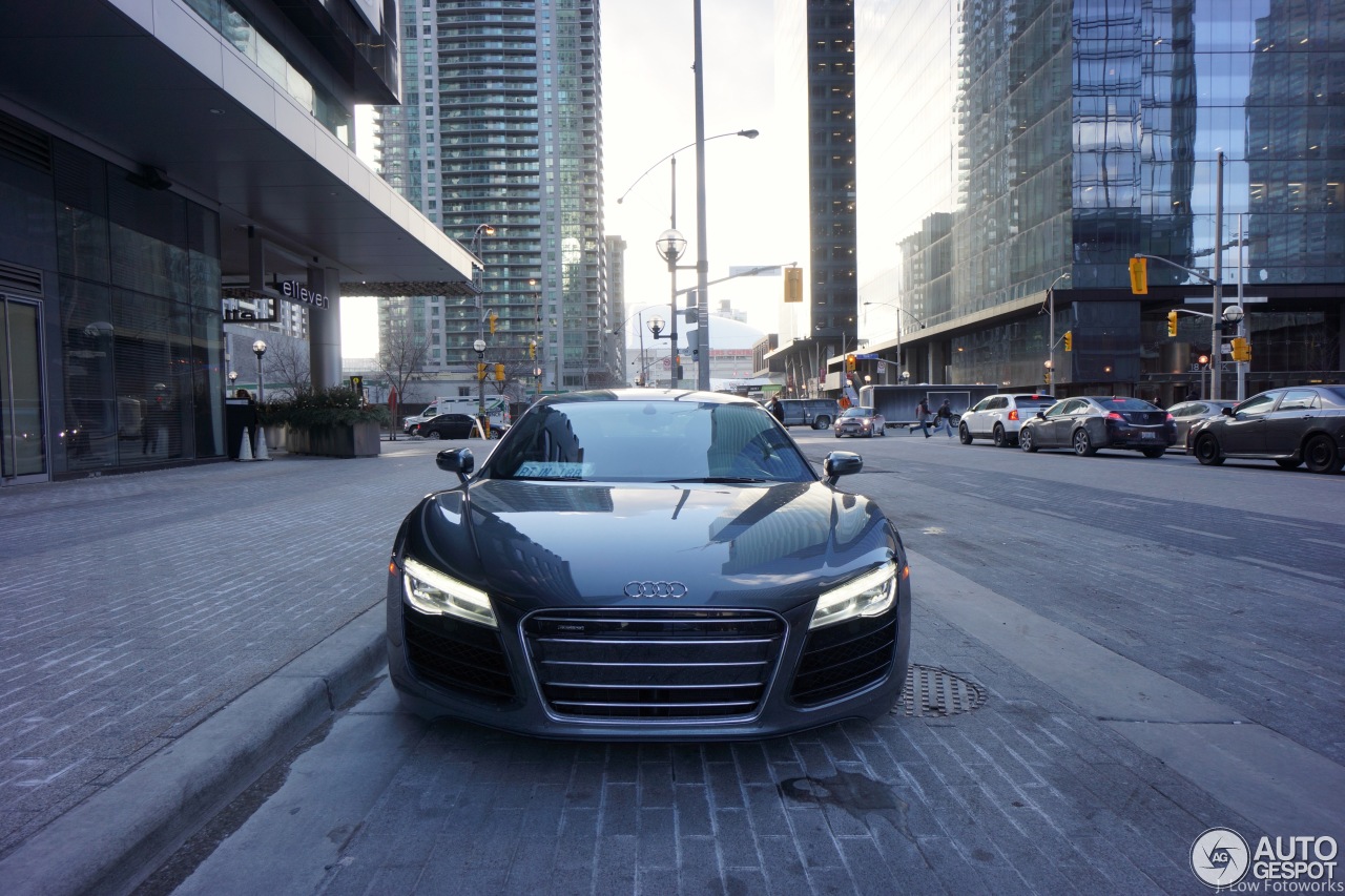 Audi R8 V10 2013