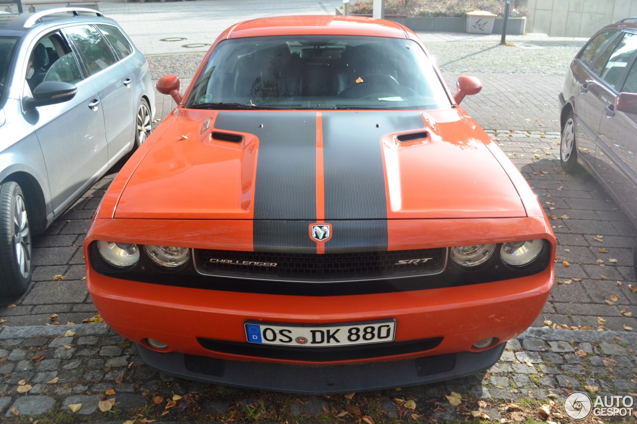 Dodge Challenger SRT-8