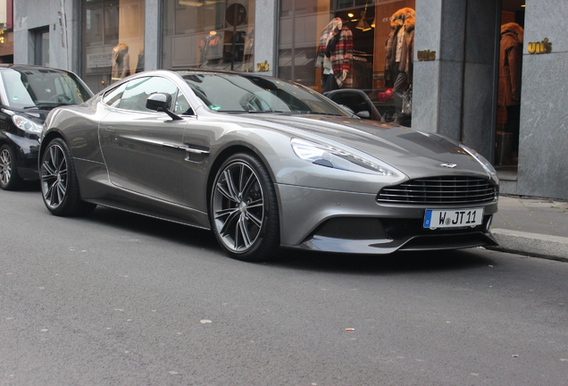 Aston Martin Vanquish 2013