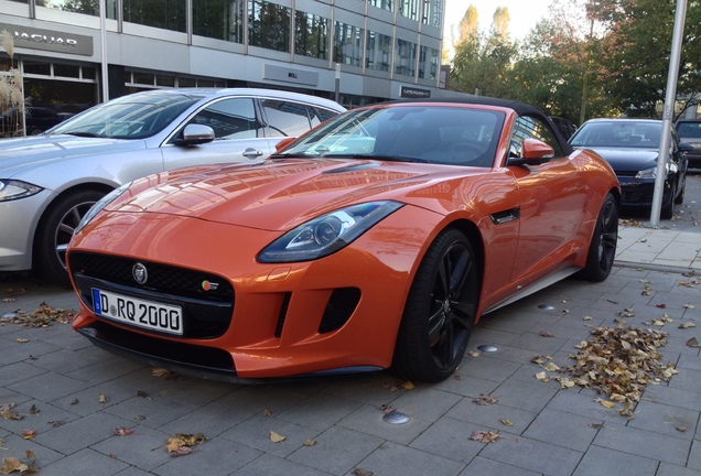 Jaguar F-TYPE S V8 Convertible