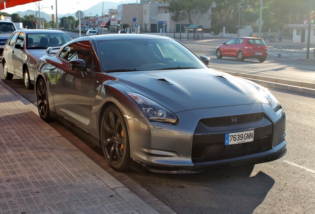 Nissan GT-R