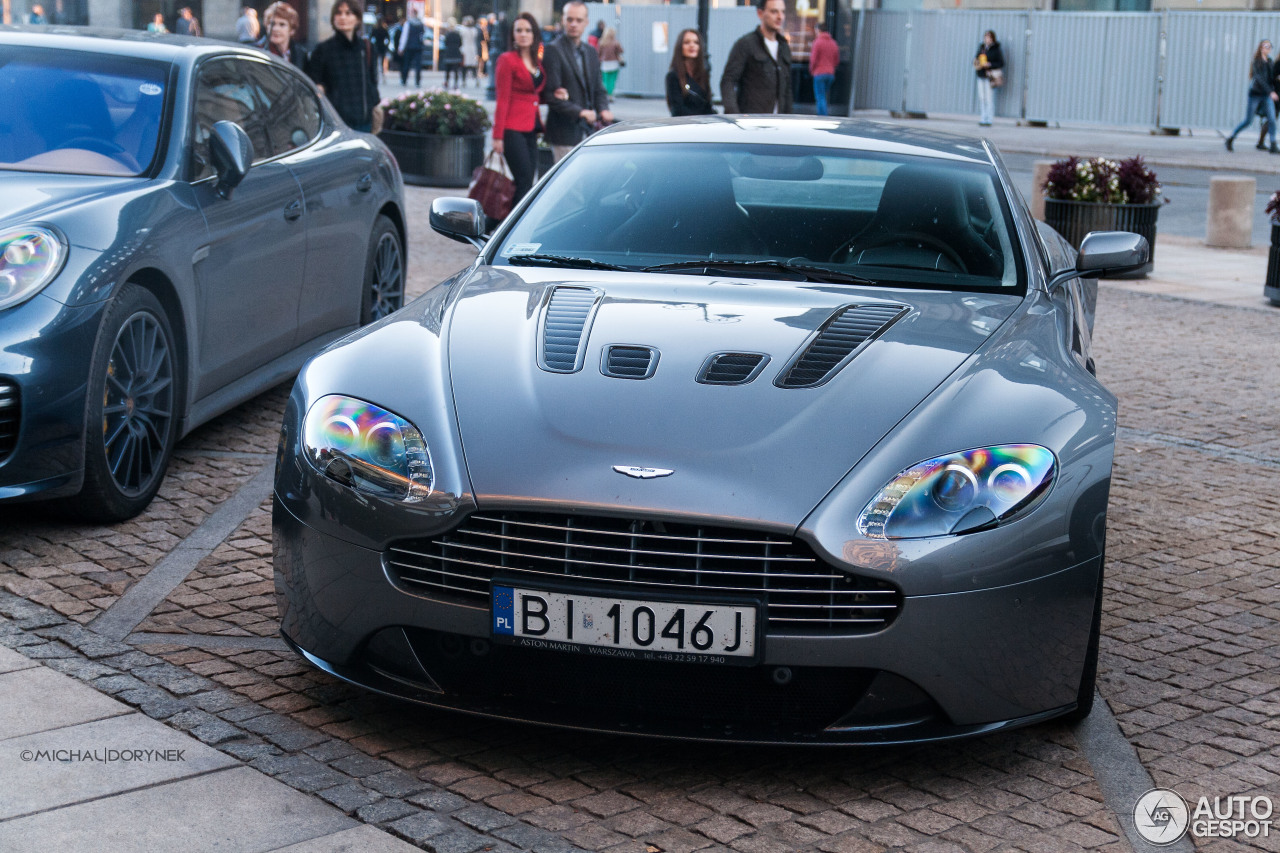 Aston Martin V12 Vantage