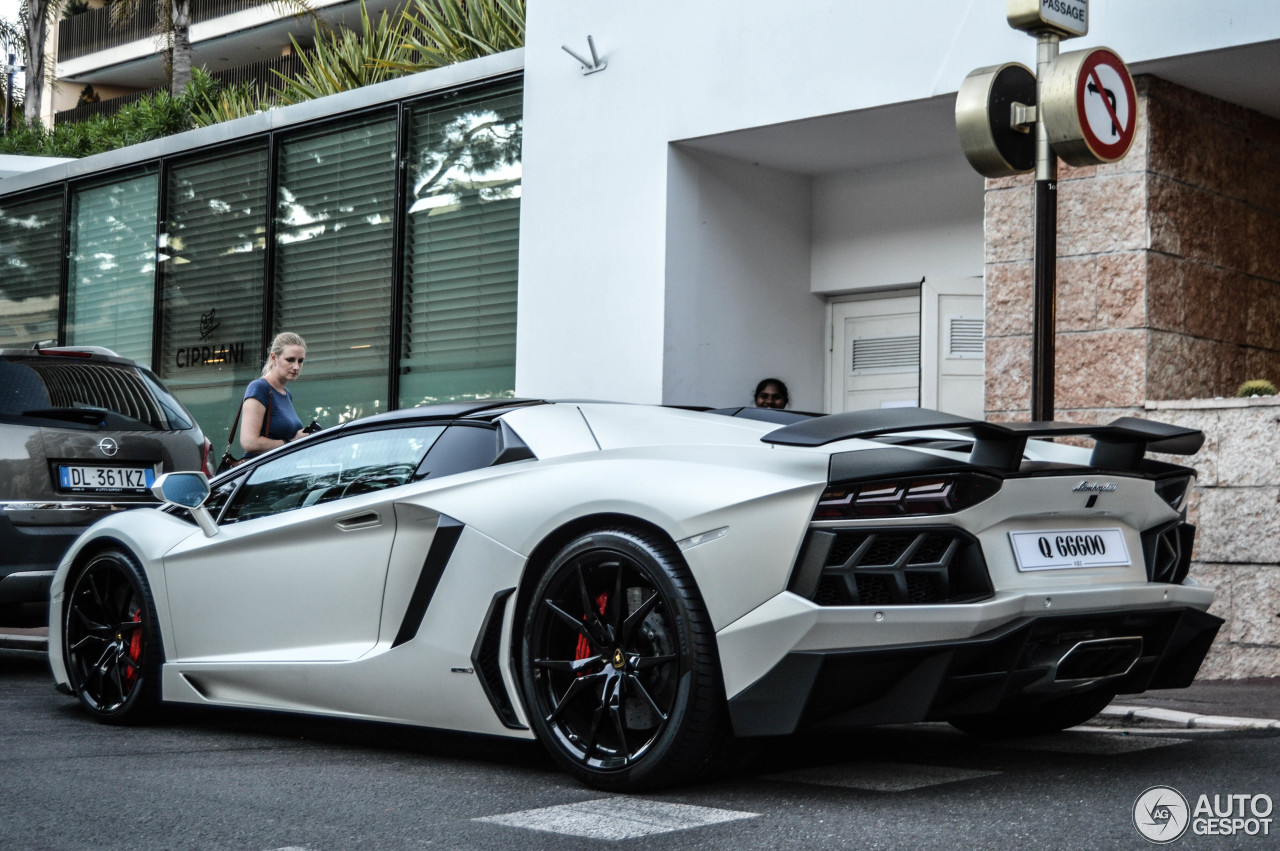 Lamborghini Aventador LP700-4 Roadster