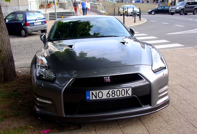 Nissan GT-R 2012