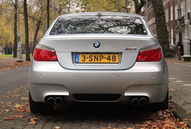 BMW M5 E60 2005