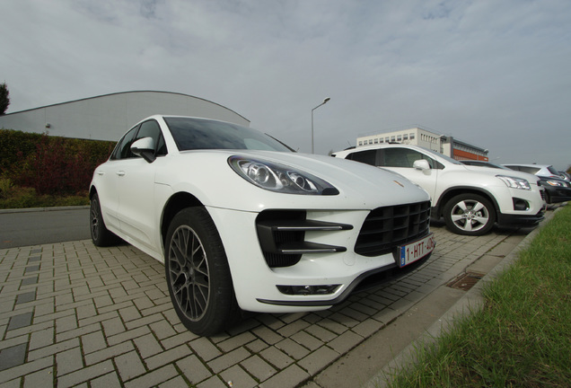 Porsche 95B Macan Turbo