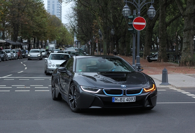 BMW i8