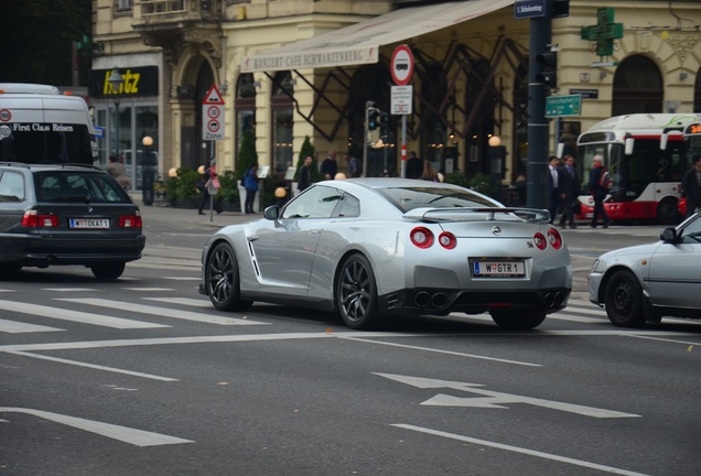 Nissan GT-R 2012