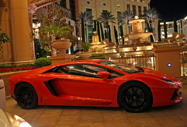 Lamborghini Aventador LP700-4