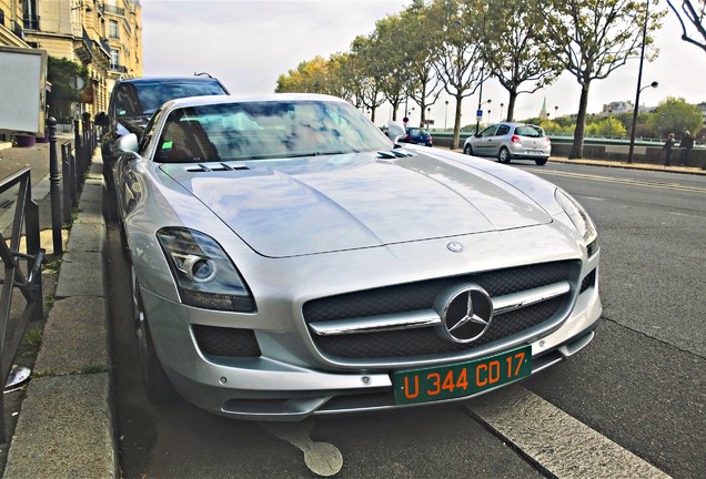 Mercedes-Benz SLS AMG