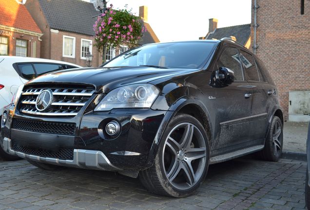 Mercedes-Benz ML 63 AMG 10th Anniversary