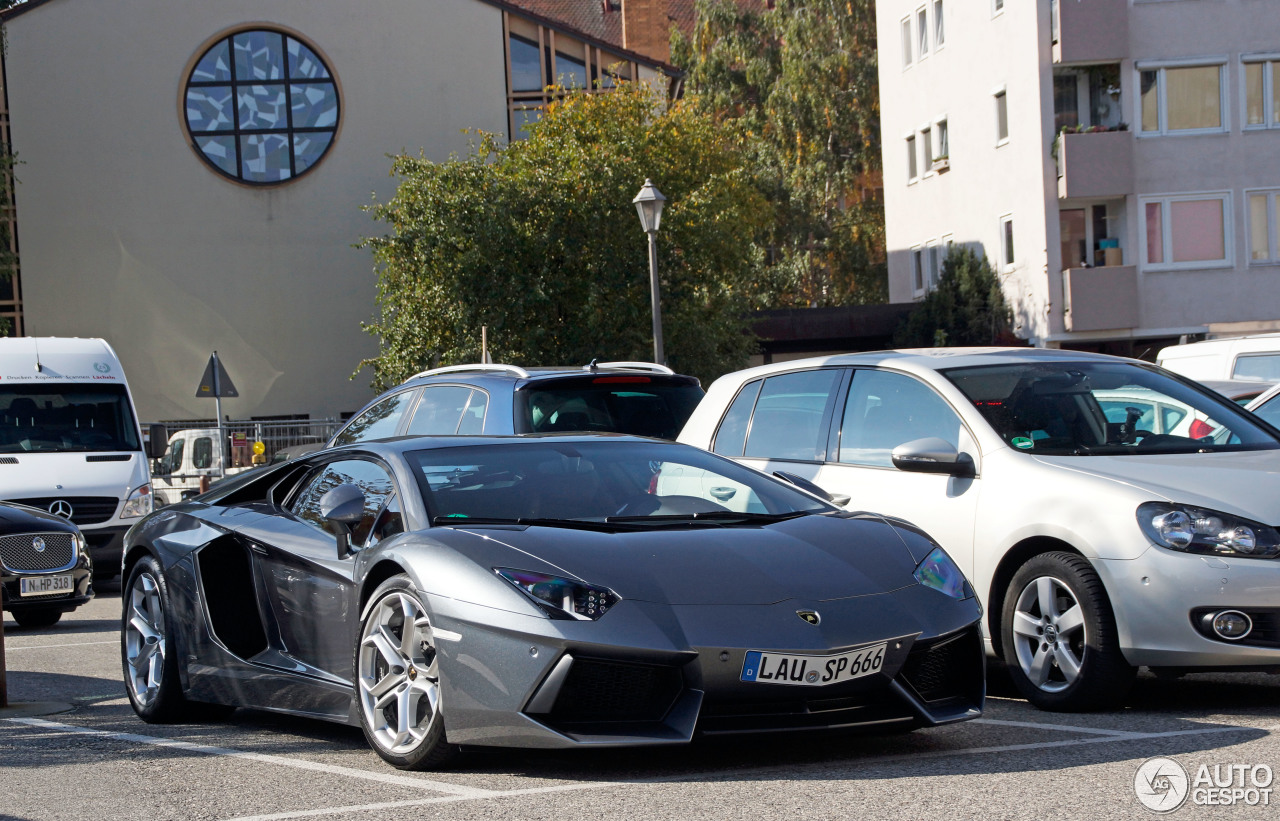 Lamborghini Aventador LP700-4