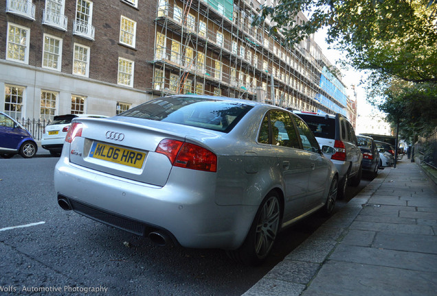 Audi RS4 Sedan