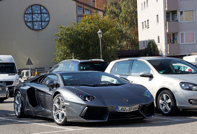 Lamborghini Aventador LP700-4