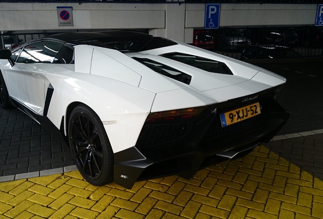 Lamborghini Aventador LP720-4 Roadster 50° Anniversario