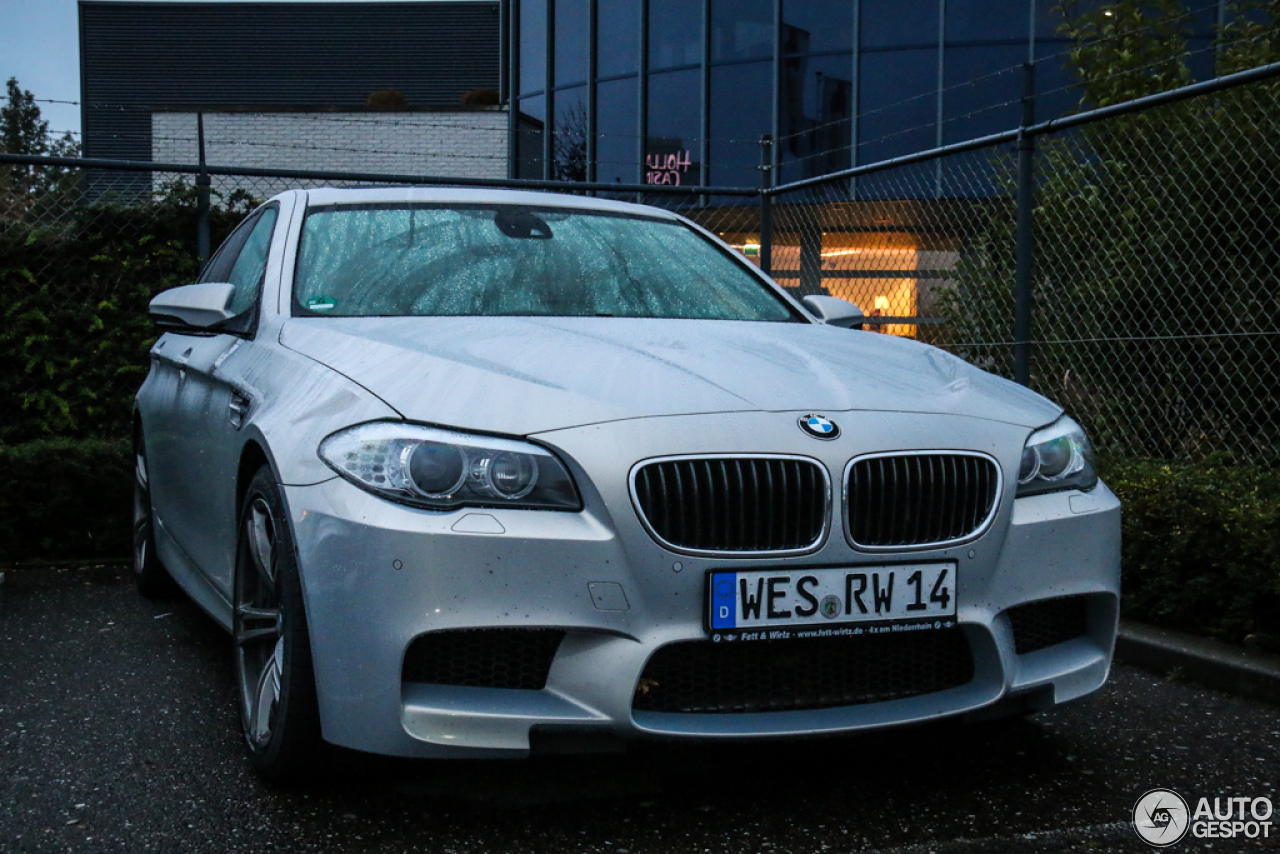 BMW M5 F10 2011