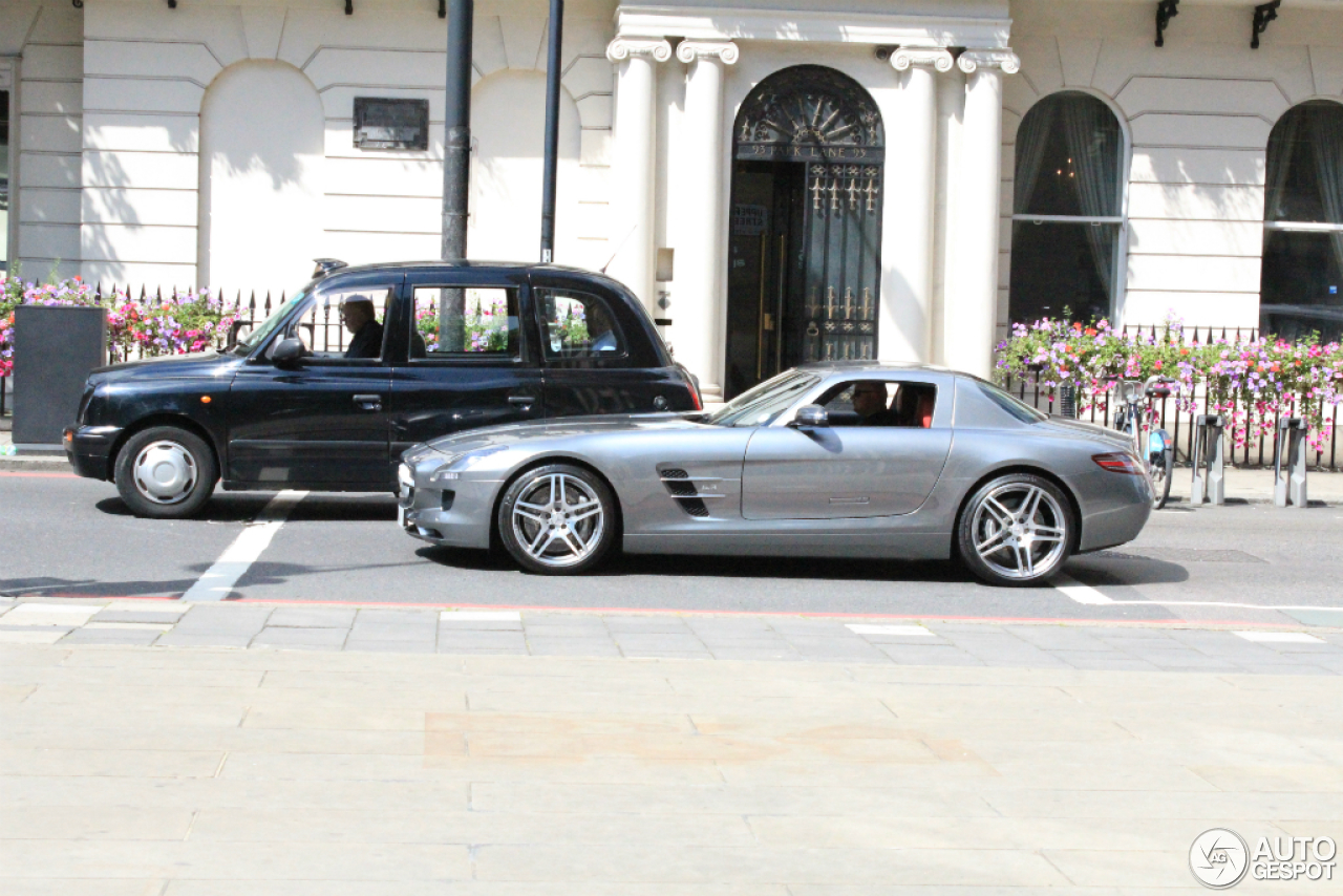 Mercedes-Benz SLS AMG