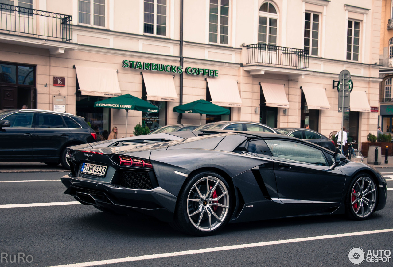 Lamborghini Aventador LP700-4 Roadster