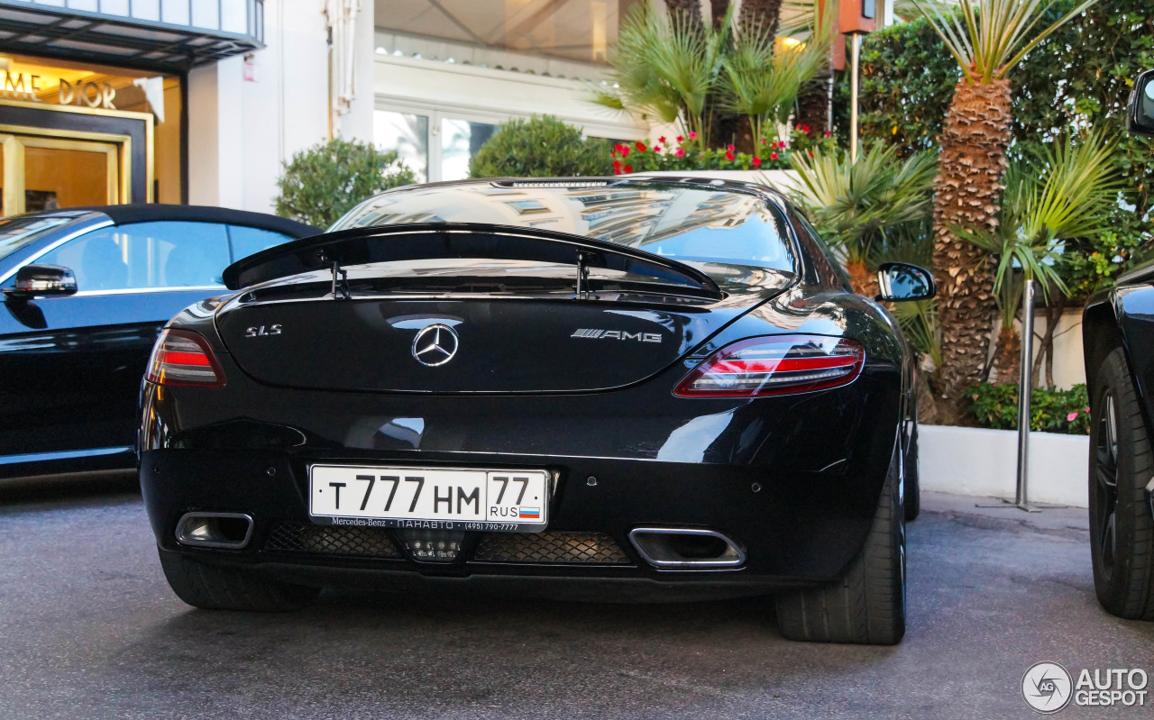 Mercedes-Benz SLS AMG