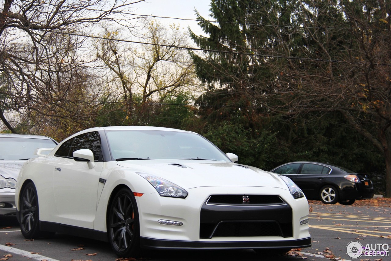 Nissan GT-R 2011