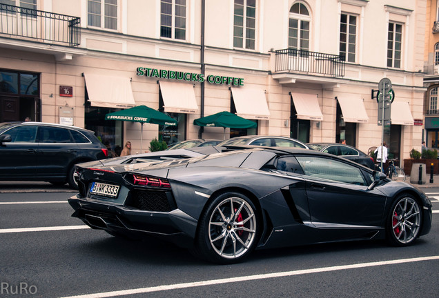 Lamborghini Aventador LP700-4 Roadster