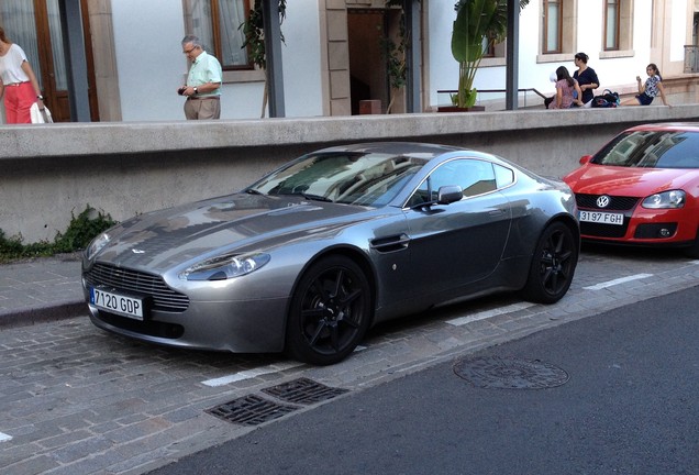 Aston Martin V8 Vantage