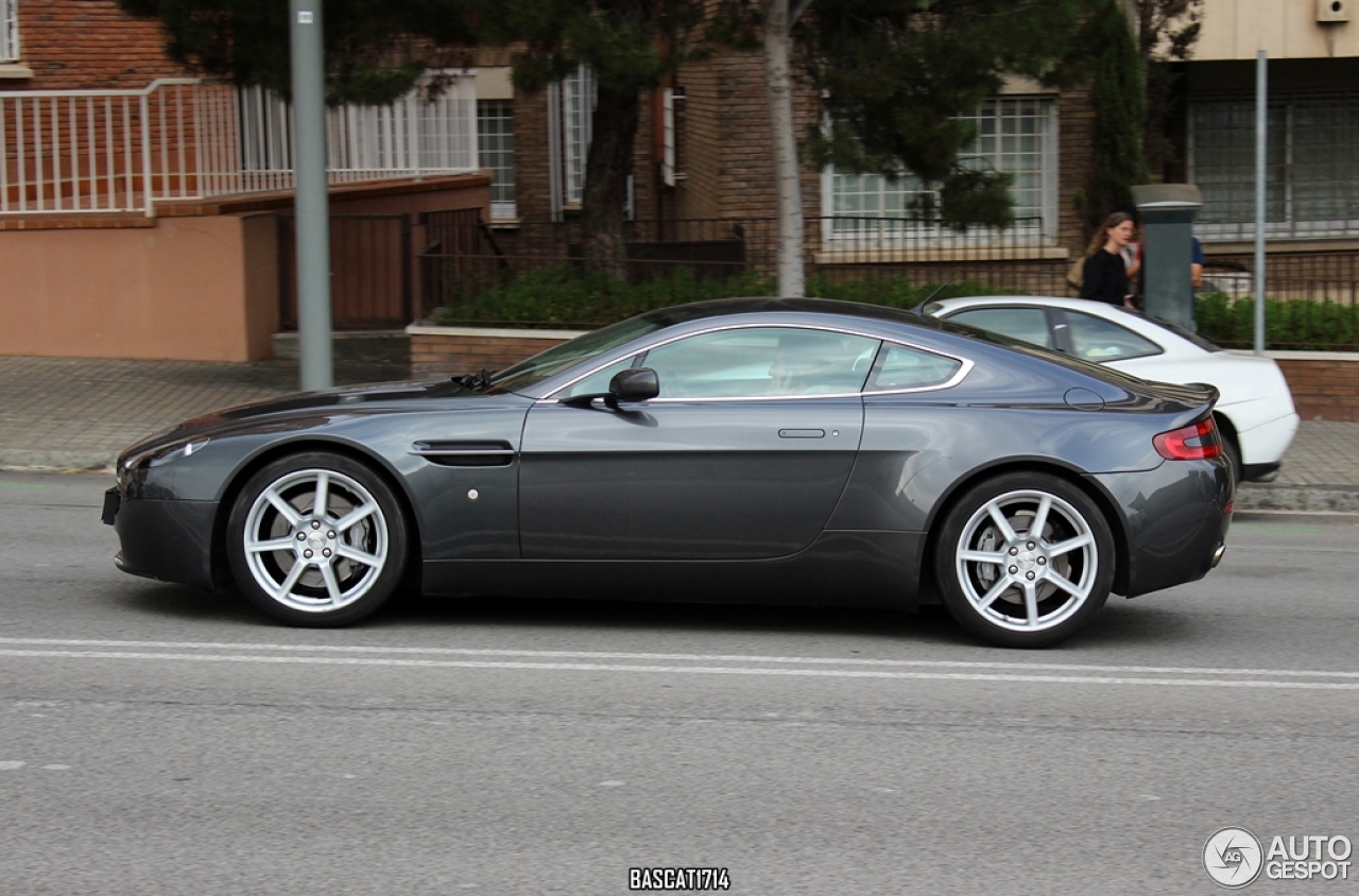 Aston Martin V8 Vantage