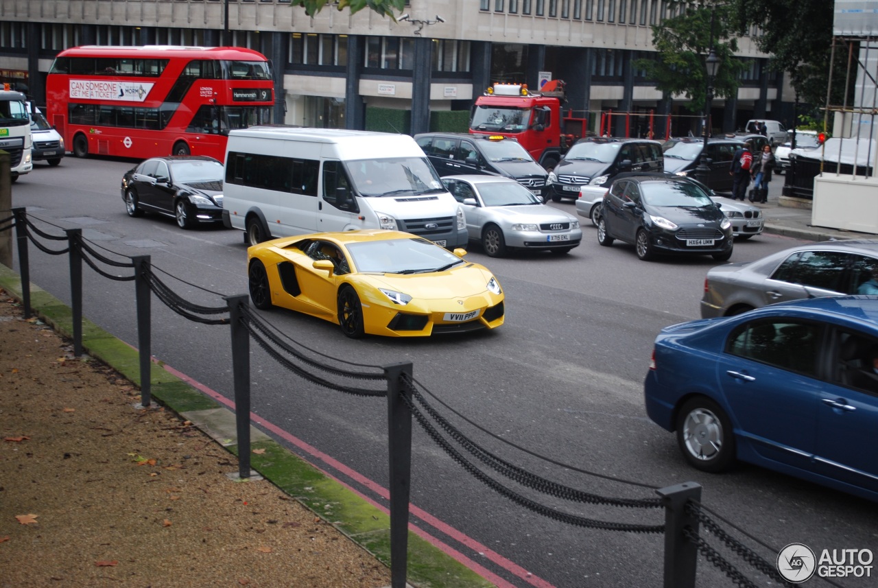 Lamborghini Aventador LP700-4