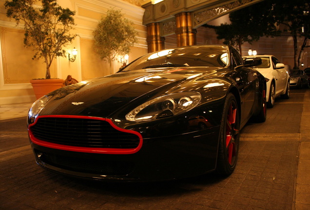 Aston Martin V8 Vantage