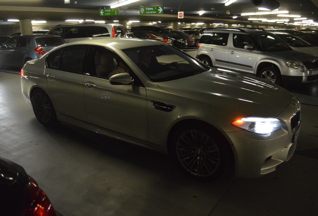 BMW M5 F10 2011