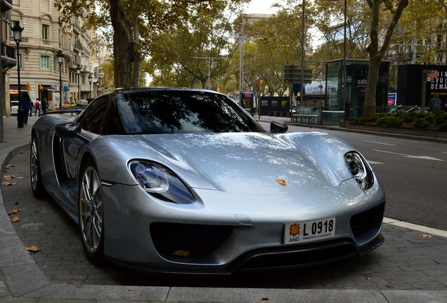 Porsche 918 Spyder Weissach Package