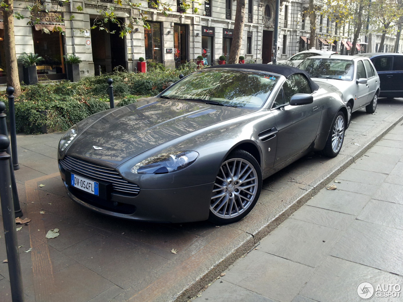 Aston Martin V8 Vantage Roadster