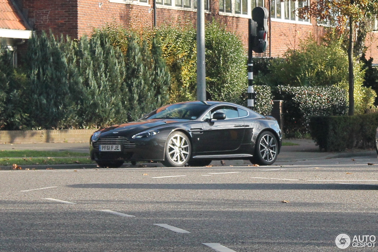 Aston Martin V8 Vantage S