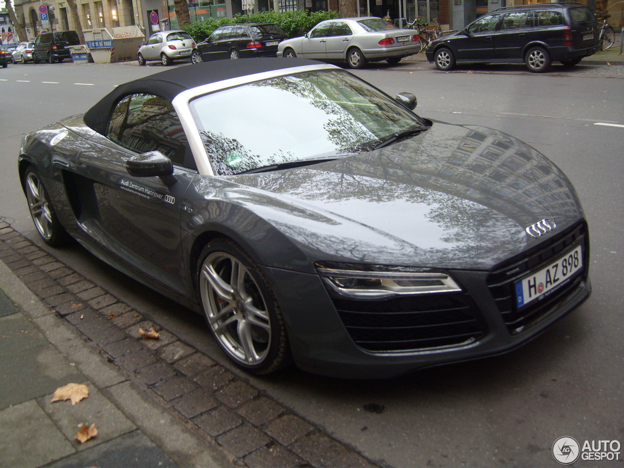 Audi R8 V10 Spyder 2013