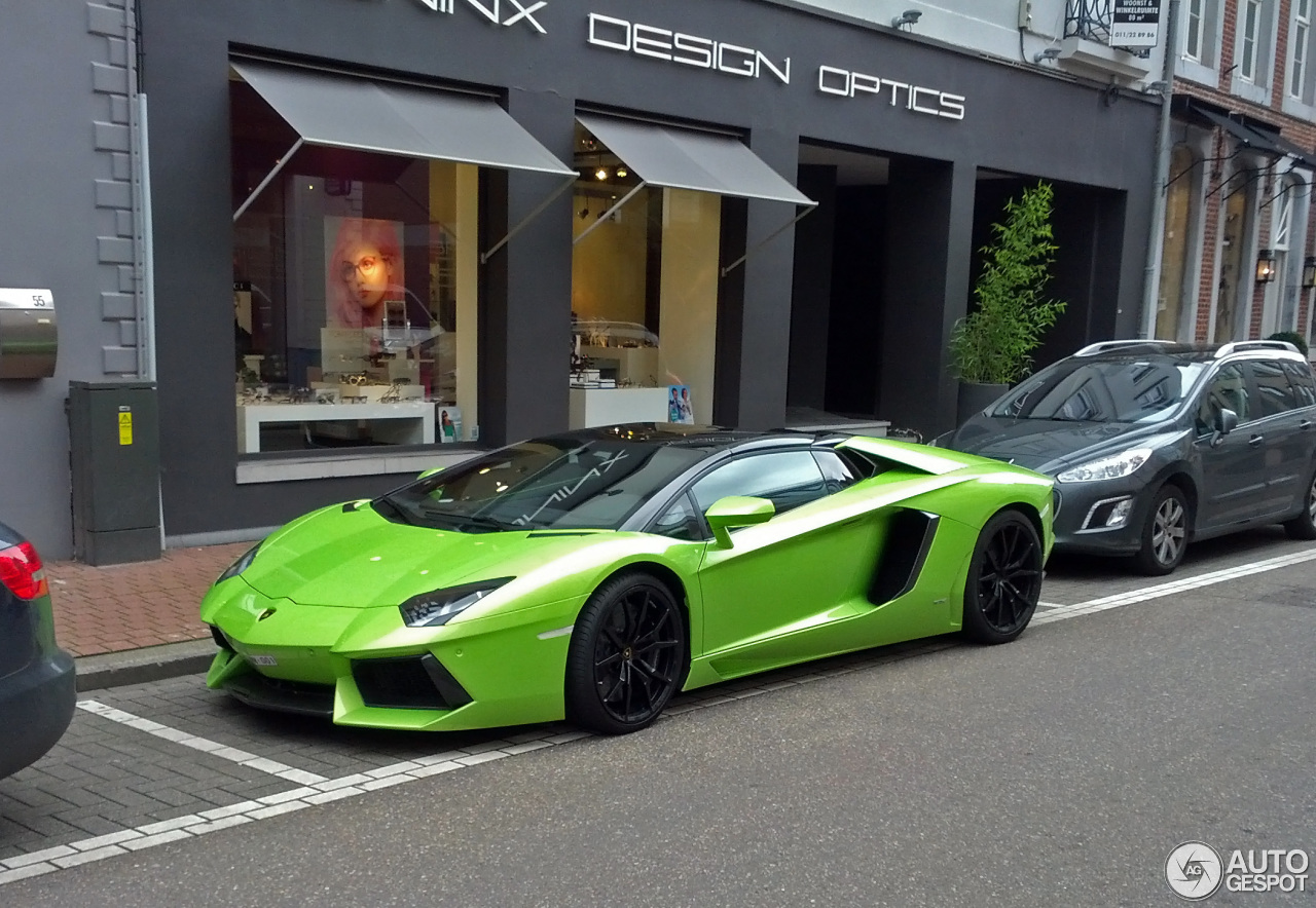 Lamborghini Aventador LP700-4 Roadster