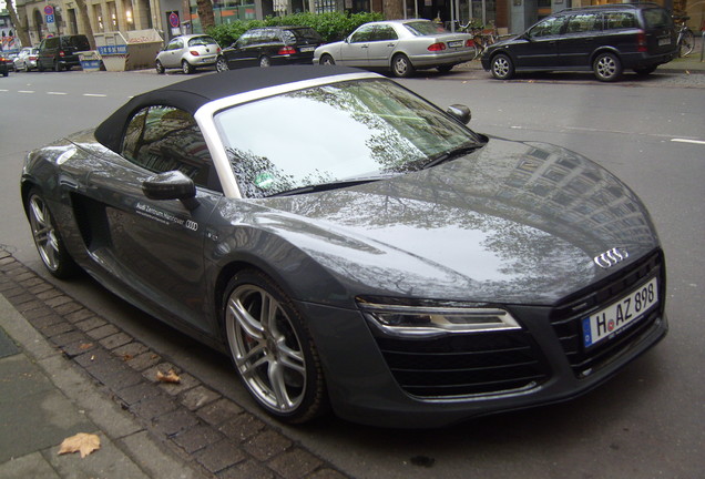 Audi R8 V10 Spyder 2013